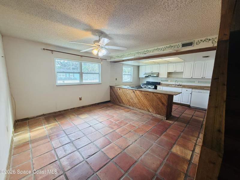 4 bedroom Single Family Residence at 440 Pine Boulevard, Island Beach Sheet 1, Merritt Island — photo 4