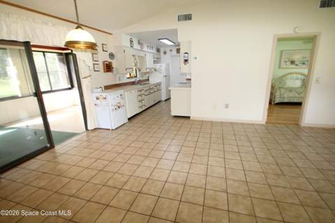 940 Kenmore Street, Palm Bay FL - photo 7 of 32