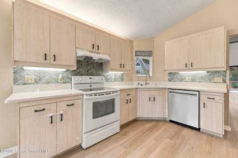 2825 La Cita Lane, Titusville FL - photo 12 of 40