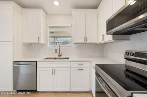 370 Carol Drive, Palm Bay FL - photo 7 of 32
