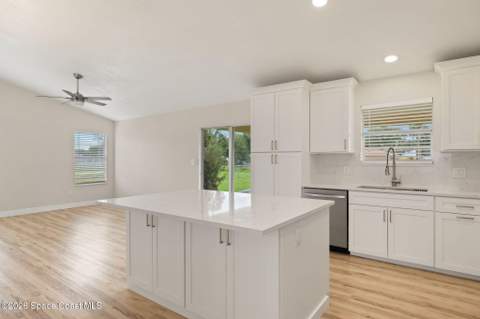 370 Carol Drive, Palm Bay FL - photo 6 of 32