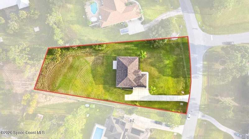 3 bedroom Single Family Residence at 4045 Fawn Lake Boulevard, Fawn Lake Pud Phase 2 Unit 3, Mims — photo 4