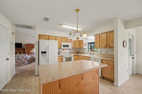 1360 Pilgrim Avenue, Melbourne FL - photo 8 of 38