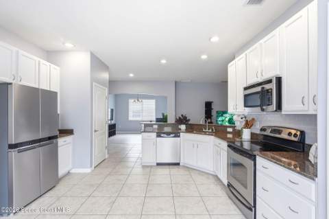 680 Remington Green Drive, Palm Bay FL - photo 8 of 44