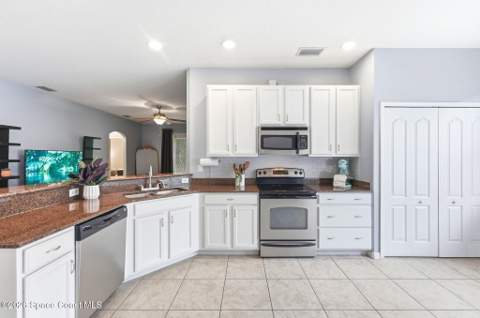 680 Remington Green Drive, Palm Bay FL - photo 9 of 44