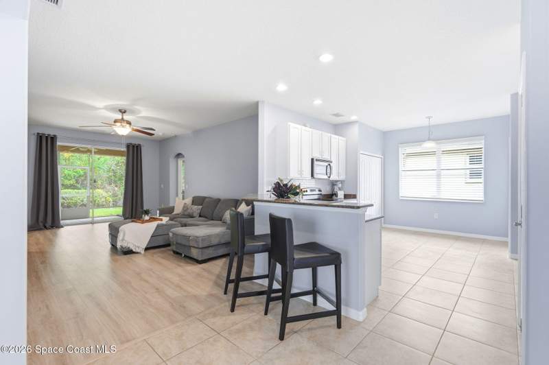4 bedroom Single Family Residence at 680 Remington Green Drive, Fairway Crossings at Bayside Lakes, Palm Bay — photo 4