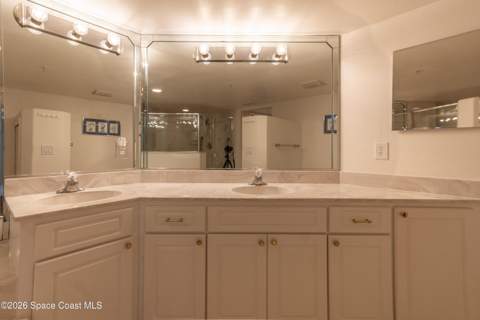 820 Del Rio Way #202, Merritt Island FL - photo 18 of 54