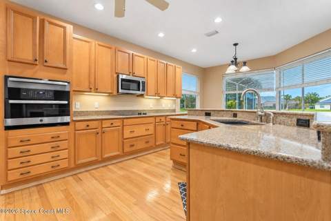 4033 Sand Ridge Drive, Merritt Island FL - photo 12 of 43