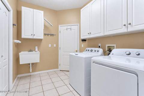 4033 Sand Ridge Drive, Merritt Island FL - photo 20 of 43
