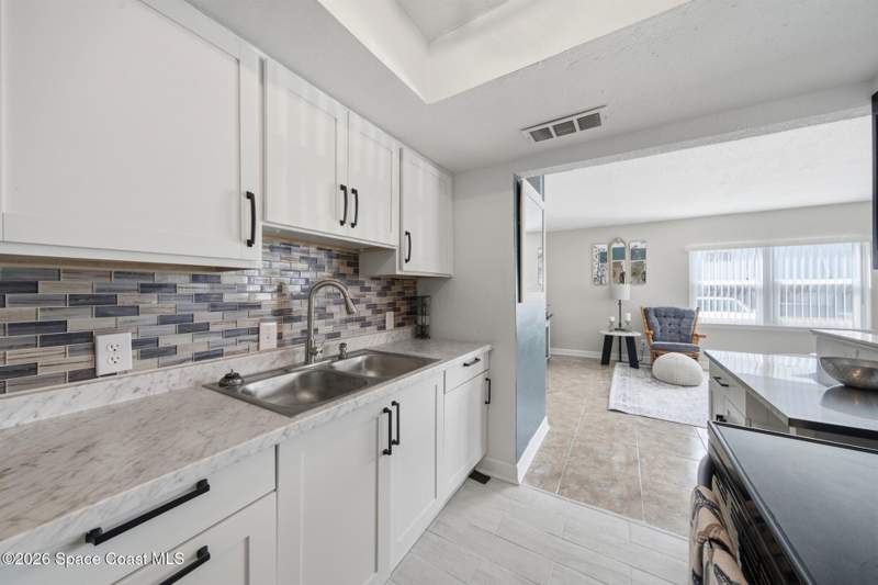 2 bedroom Condominium at 230 Columbia Drive #104, The Colonial House Condo, Cape Canaveral — photo 2