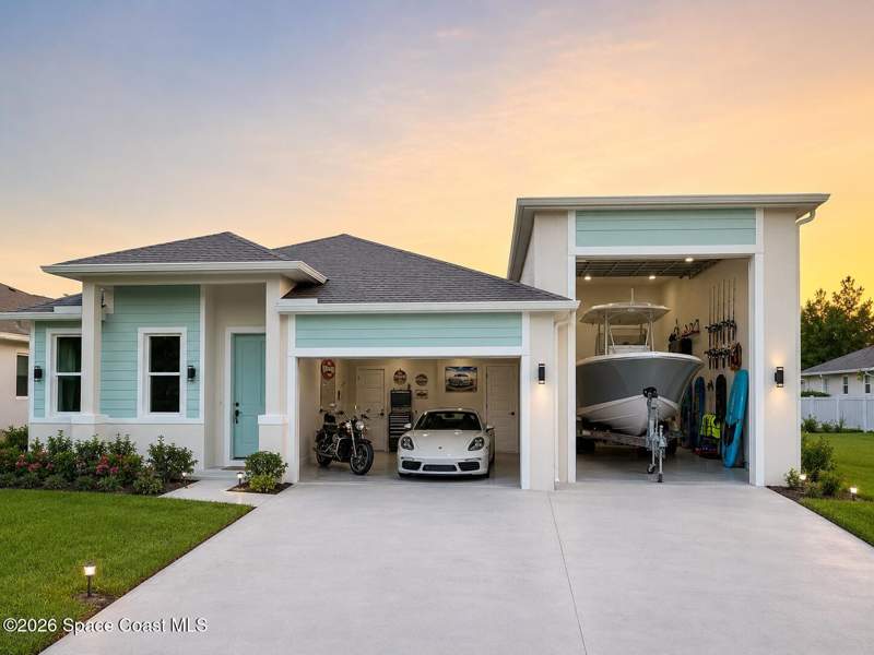 4 bedroom Single Family Residence at 105 Delia Avenue, Port Malabar Unit 39, Palm Bay — photo 2