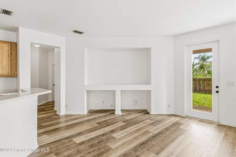 811 Parsons Circle, Palm Bay FL - photo 7 of 27
