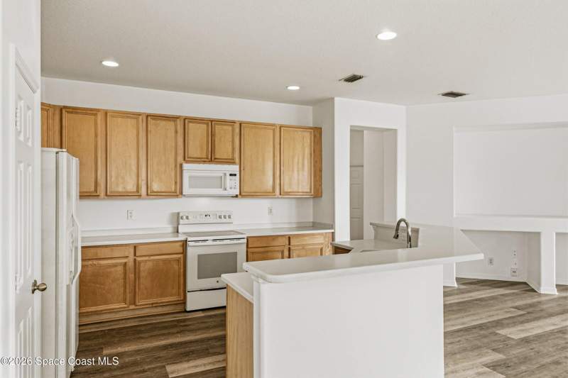 4 bedroom Single Family Residence at 811 Parsons Circle, Port Malabar Unit 50, Palm Bay — photo 5