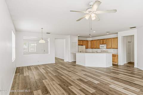 811 Parsons Circle, Palm Bay FL - photo 6 of 27
