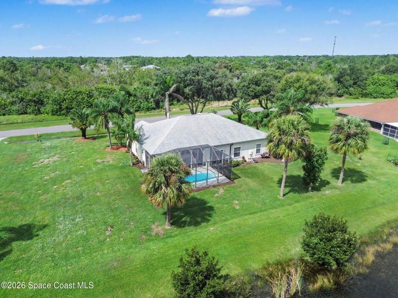 3 bedroom Single Family Residence at 345 Lake View Lane, Lake Ridge, Grant-Valkaria — photo 3