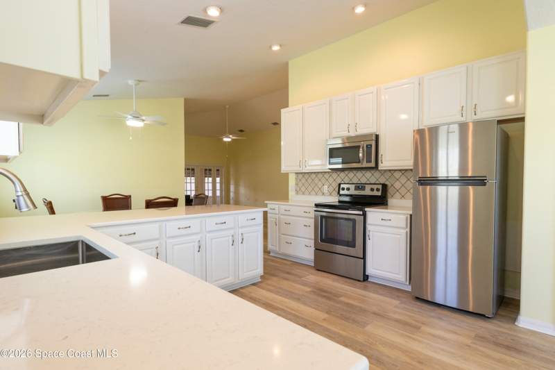 3 bedroom Single Family Residence at 681 Indian Oaks Drive, Pine Creek Phase 1, Melbourne — photo 4