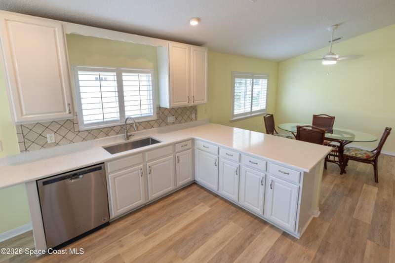3 bedroom Single Family Residence at 681 Indian Oaks Drive, Pine Creek Phase 1, Melbourne — photo 2