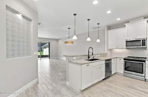 7634 Loren Cove Drive, Melbourne FL - photo 8 of 41