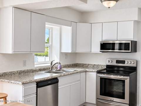 1308 Sun Circle, Melbourne FL - photo 10 of 36