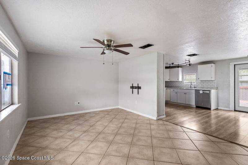5 bedroom Single Family Residence at 1682 Glencove Avenue, Port Malabar Unit 44, Palm Bay — photo 4