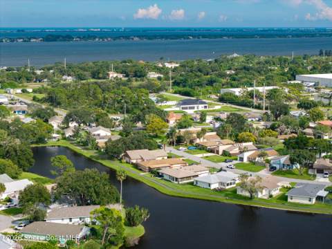 305 Bayhead Drive, Melbourne FL - photo 9 of 46
