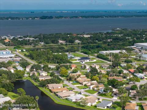 305 Bayhead Drive, Melbourne FL - photo 7 of 46
