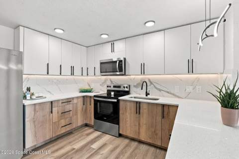 4418 Sherwood Boulevard, Melbourne FL - photo 8 of 29