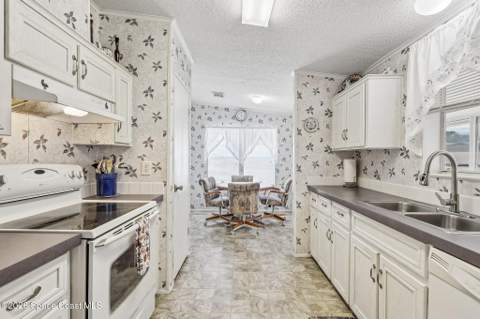 7645 Longhorn Avenue #Q9, Micco FL - photo 8 of 32