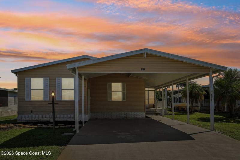 2 bedroom Manufactured Home at 7645 Longhorn Avenue #Q9, Snug Harbor Lakes Condo, Micco — photo 3