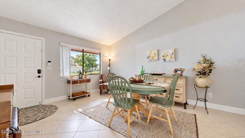 3 bedroom Single Family Residence at 672 Casa Grande Drive, Suntree Pud Stage 14 Tract 10, Melbourne — photo 3