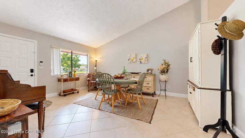 3 bedroom Single Family Residence at 672 Casa Grande Drive, Suntree Pud Stage 14 Tract 10, Melbourne — photo 4
