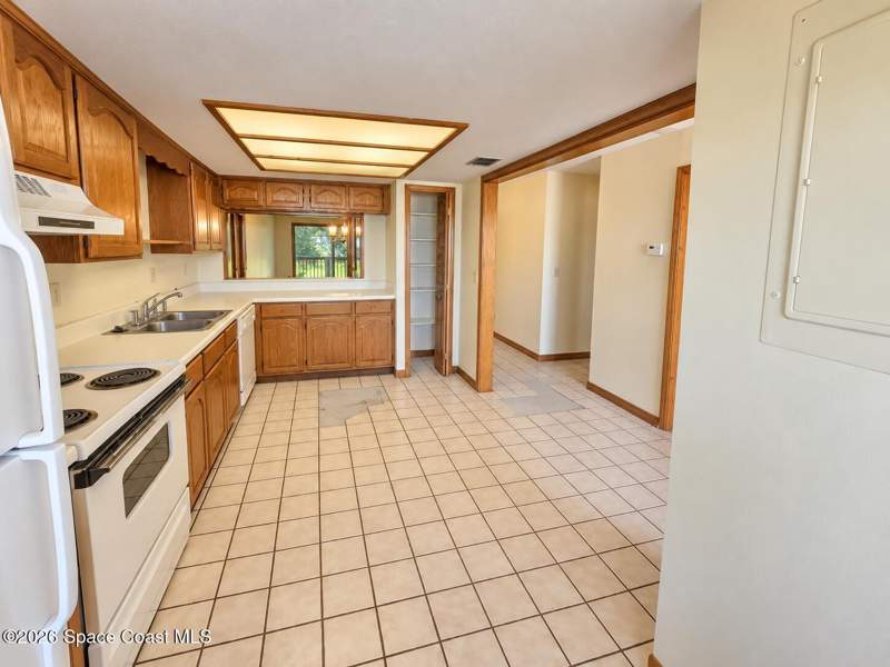 2 bedroom Condominium at 5660 N Banana River Boulevard #5, Rio Vista Condo Ph I, Cocoa Beach — photo 5