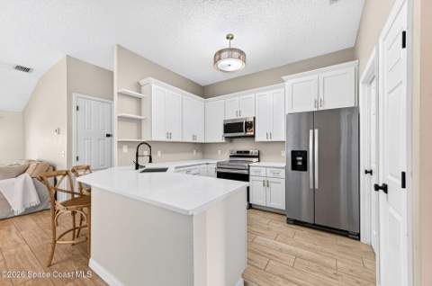 2491 Stratford Pointe Drive, West Melbourne FL - photo 9 of 41