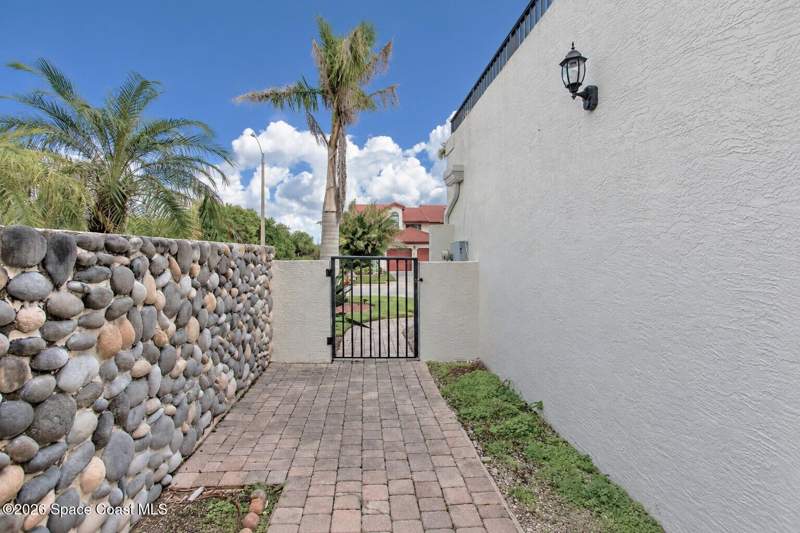 3 bedroom Townhouse at 2595 Sykes Creek Drive, Costa Norte, Merritt Island — photo 4