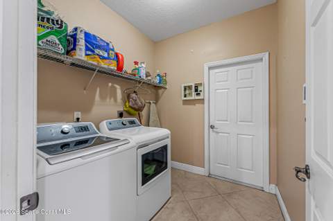 576 Gardendale Circle, Palm Bay FL - photo 23 of 37
