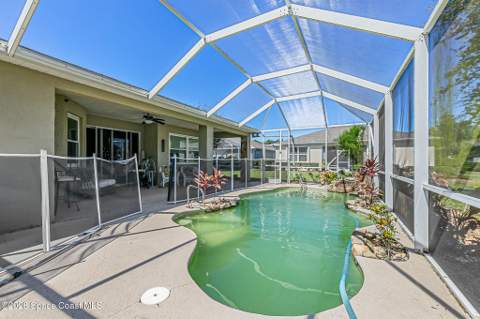 576 Gardendale Circle, Palm Bay FL - photo 24 of 37