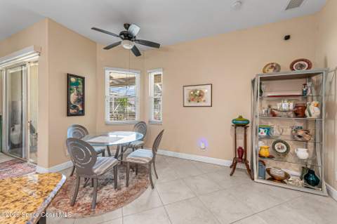 576 Gardendale Circle, Palm Bay FL - photo 12 of 37
