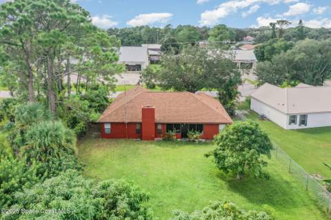 915 Elmont Street, Palm Bay FL - photo 8 of 33