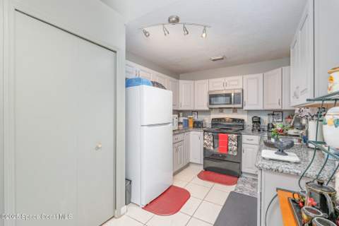915 Elmont Street, Palm Bay FL - photo 15 of 33