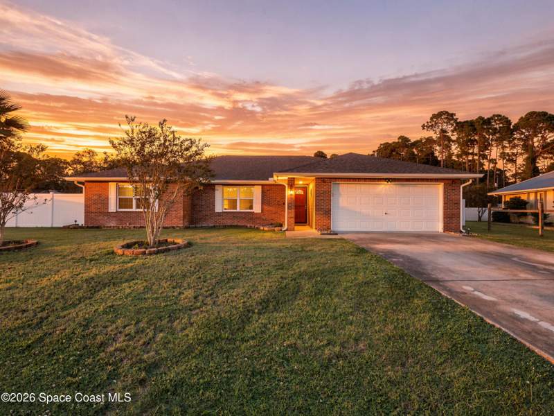 4 bedroom Single Family Residence at 585 Boxthorn Avenue, 1037 Pathfinder Way Condominium, Palm Bay — photo 3