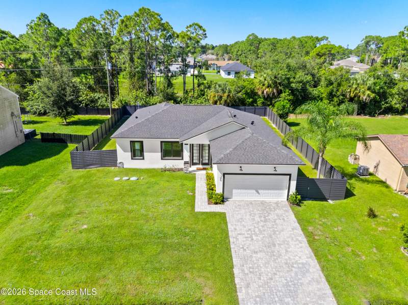 4 bedroom Single Family Residence at 700 Cornelia Avenue, Port Malabar Unit 12, Palm Bay — photo 3