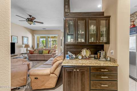 576 Gardendale Circle, Palm Bay FL - photo 11 of 37