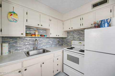 410 Monroe Avenue #L202, Cape Canaveral FL - photo 10 of 19