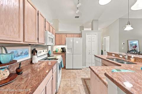 698 Sheridan Woods Drive, West Melbourne FL - photo 17 of 41