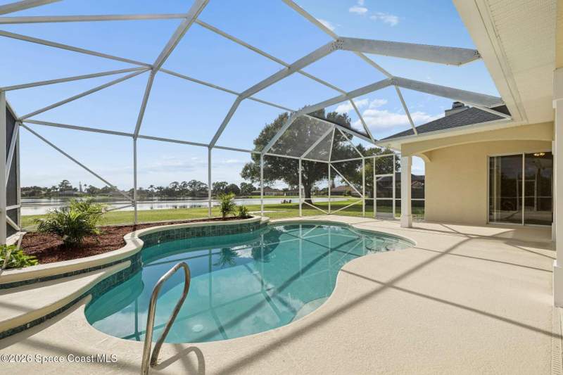 4 bedroom Single Family Residence at 3954 Snowy Egret Drive, Carriage Gate Subdivision, Melbourne — photo 2