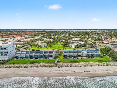 559 Jimmy Buffett Memorial Highway, Satellite Beach FL - photo 7 of 54