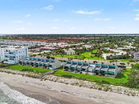 559 Jimmy Buffett Memorial Highway, Satellite Beach FL - photo 8 of 54