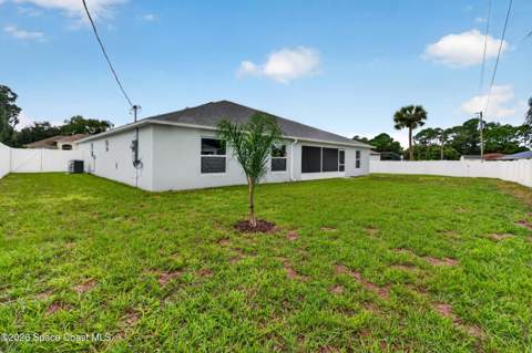 531 Balcom Terrace, Palm Bay FL - photo 12 of 59