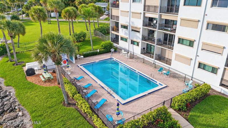 2 bedroom Condominium at 3901 Dixie Highway #408, Hiawatha Gardens, Palm Bay — photo 4