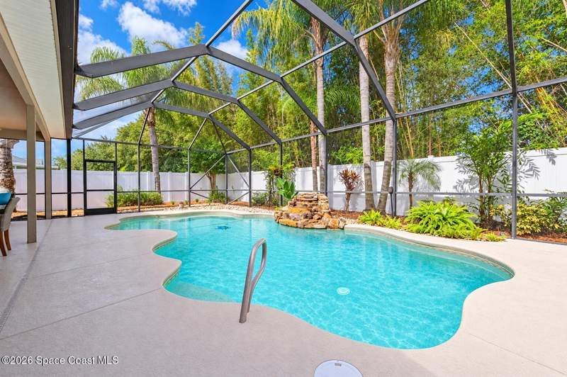 4 bedroom Single Family Residence at 1322 Enclave Drive, Enclave Subd, Rockledge — photo 2